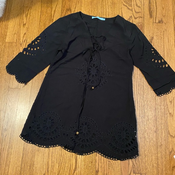 Swimsuit cover up - Picture 4 of 7